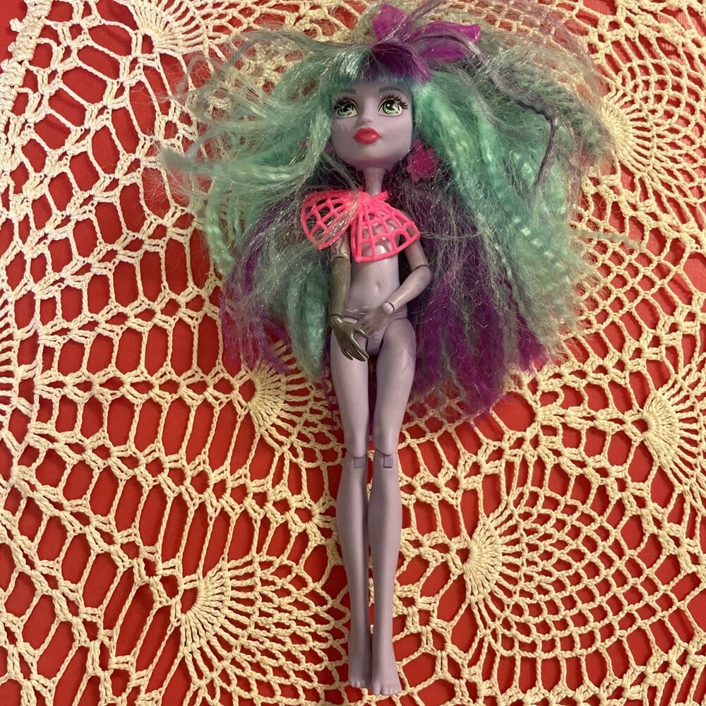 Monster High Twyla Doll Electrified Monstrous Hair Ghouls